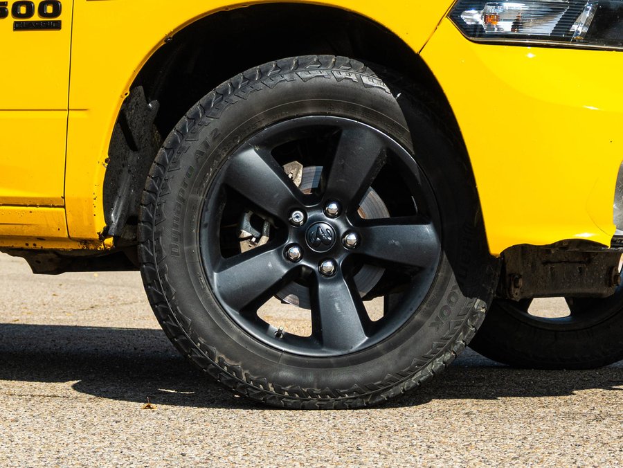 2019 Ram 1500 Classic ST 5.7L HEMI | Bench Seat Construction Yellow