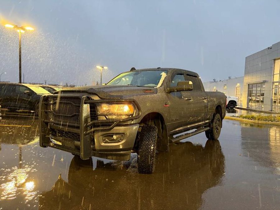 2020 Ram 2500 Big Horn Level 2 Night Edition 6.7L Cummins | Power Sunroof Grey