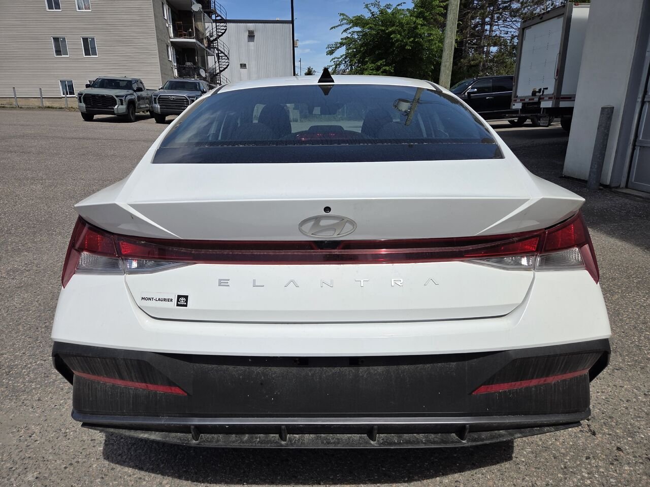 Hyundai Elantra 2024 Blanc Mont-Laurier - photo #5