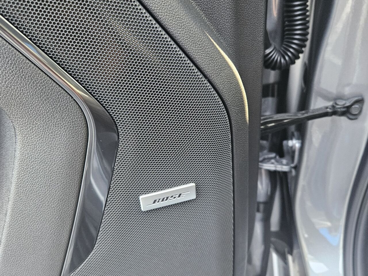 2026 GMC Yukon AT4 4 portes 4RM Sterling Metallic Thetford Mines - photo #21