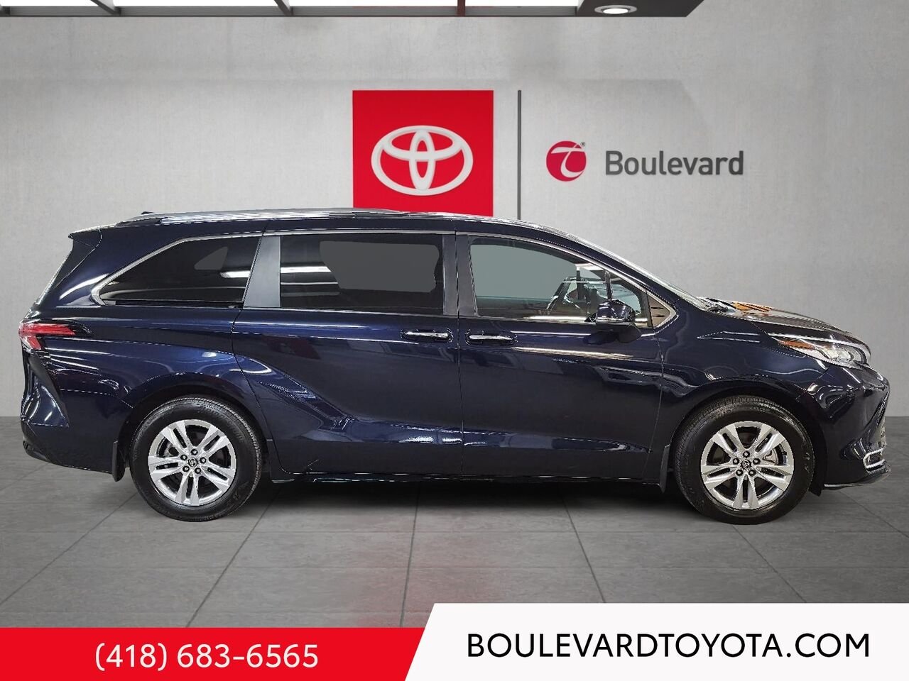 2025 Toyota Sienna 100498A-74 | LIMITED, 7 PLACES, AWD Blue Québec - photo #2