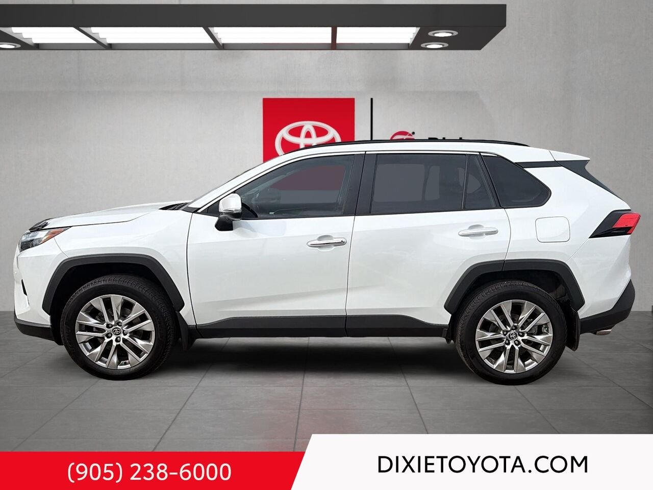 2024 Toyota RAV4 LIMITED AWD / CLEAN CARFAX / HEATED AND VENTILATED SEATS / MOONROOF / ALLOY WHEELS / CARPLAY AND ANDROID AUTO White Mississauga - photo #5