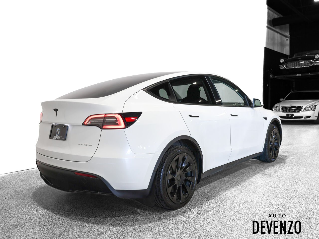 Tesla Model Y 2023 Blanc Saint-Eustache - photo #2