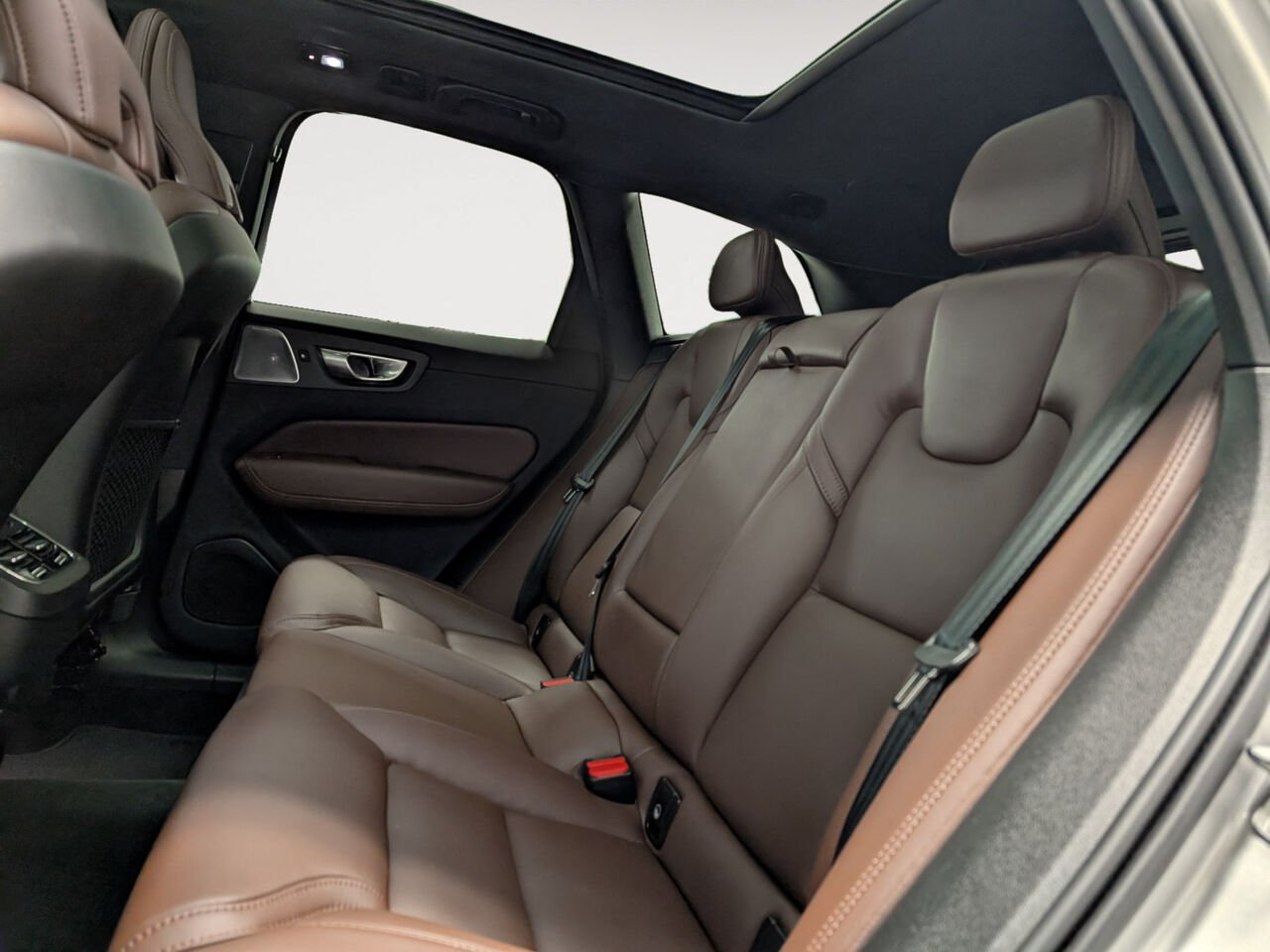 VOLVO XC60 Ultimate Bright Theme AWD Toit Pano Sièges Chauffants 2023 Gris Sherbrooke - photo #11
