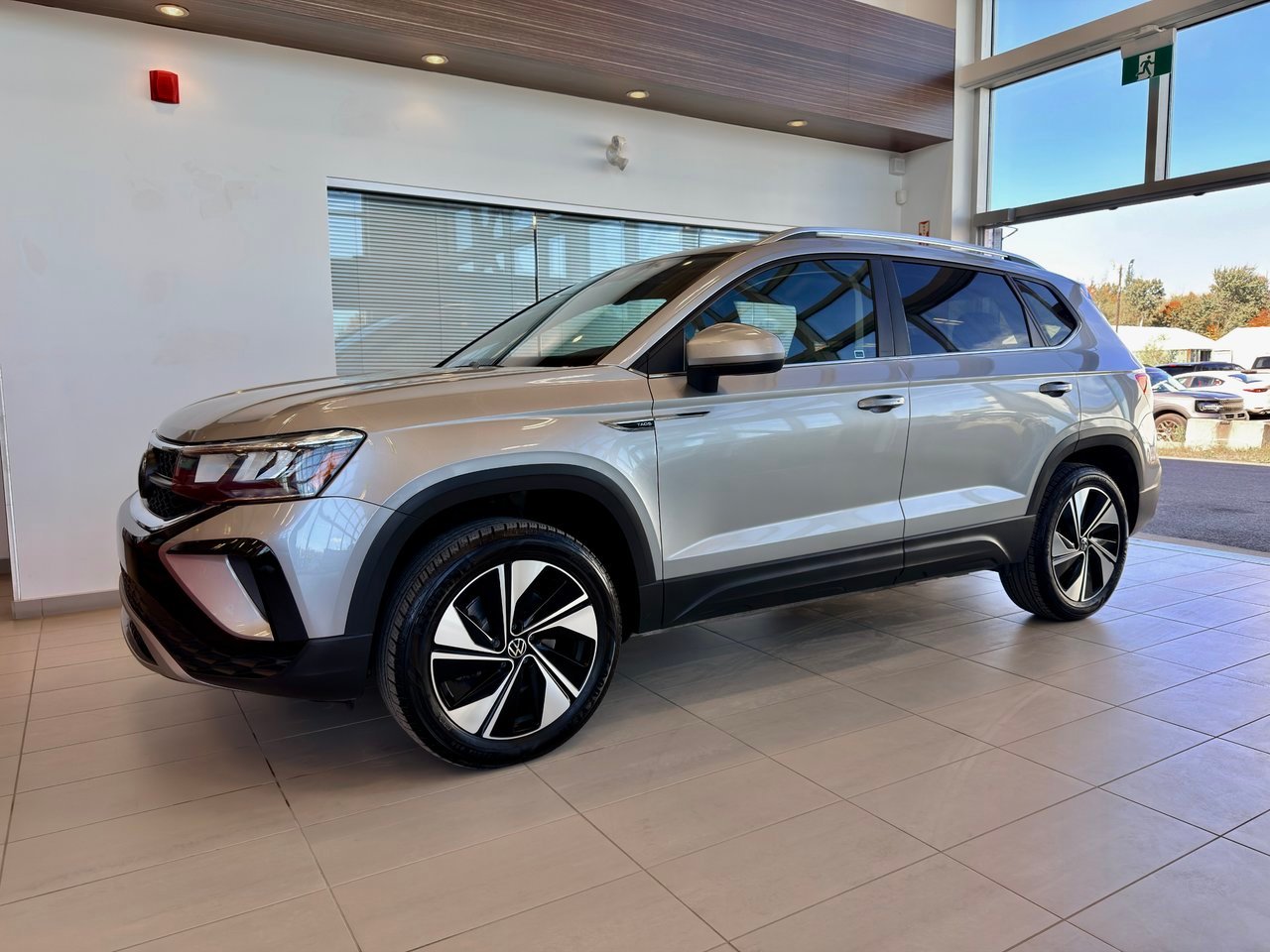 2023 Volkswagen Taos Blue Notre-Dame-des-Prairies - photo #1