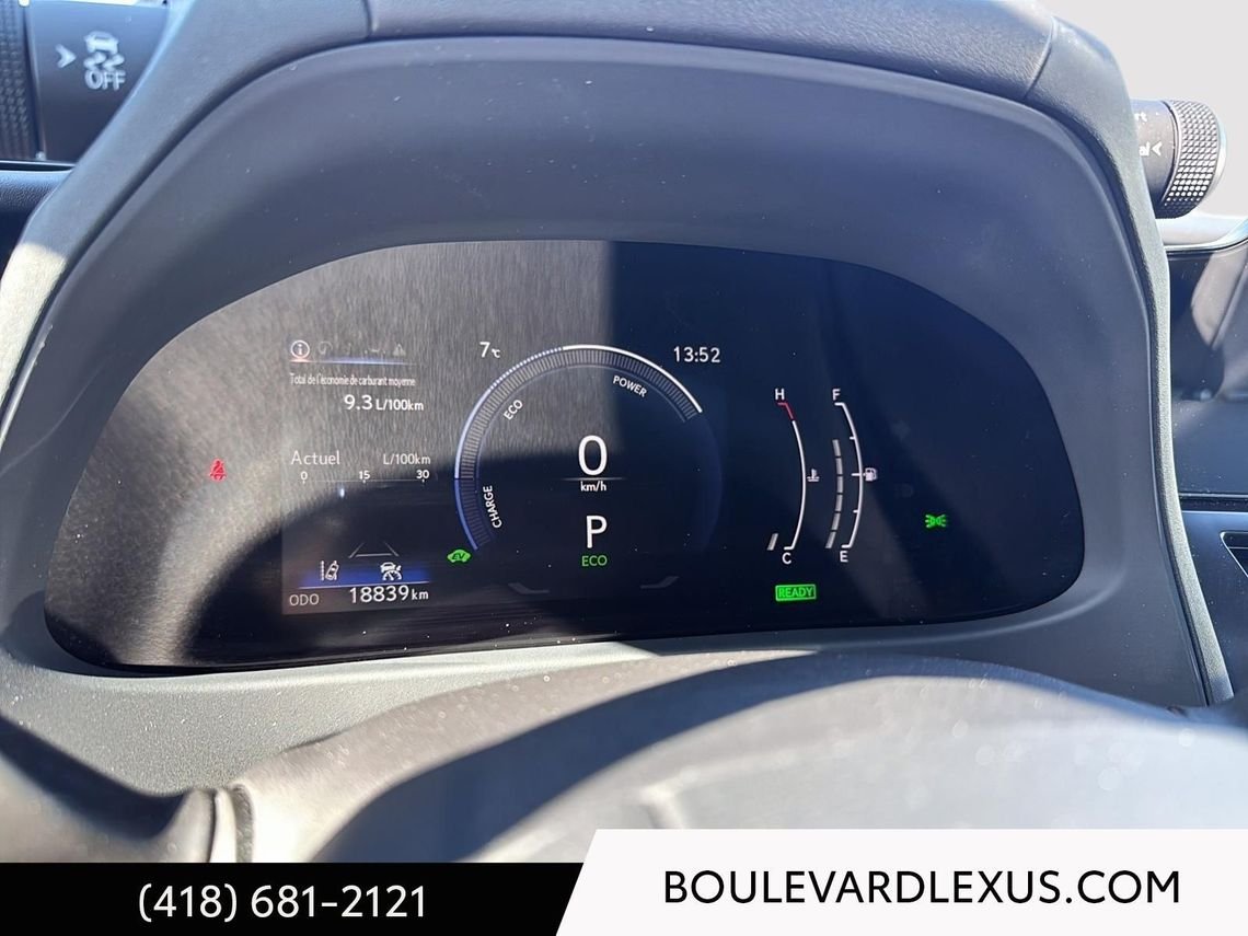 2025 Lexus UX Red Quebec - photo #34