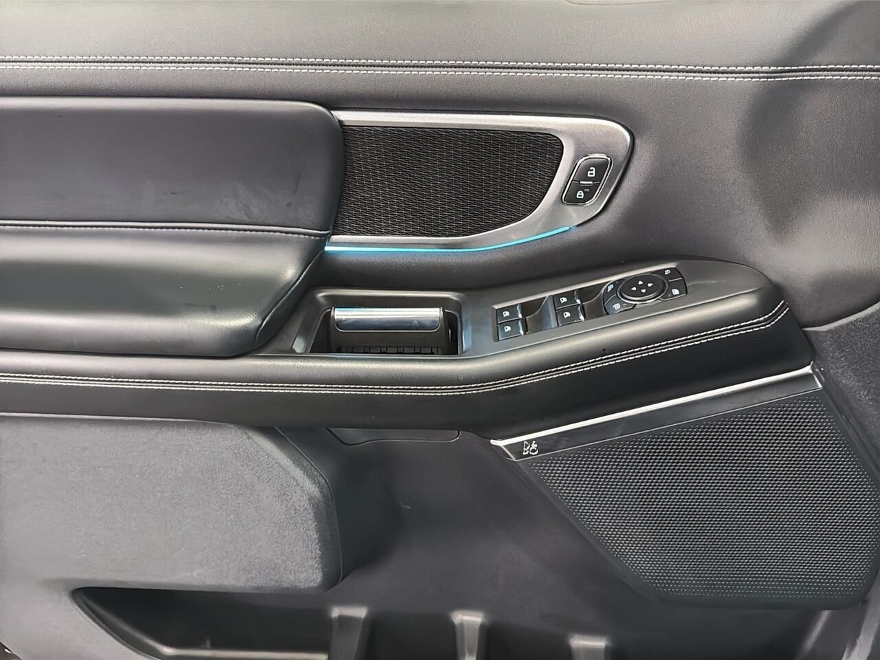 2025 Ford Expedition Platinum 4x4 Black Saint-Hyacinthe - photo #10