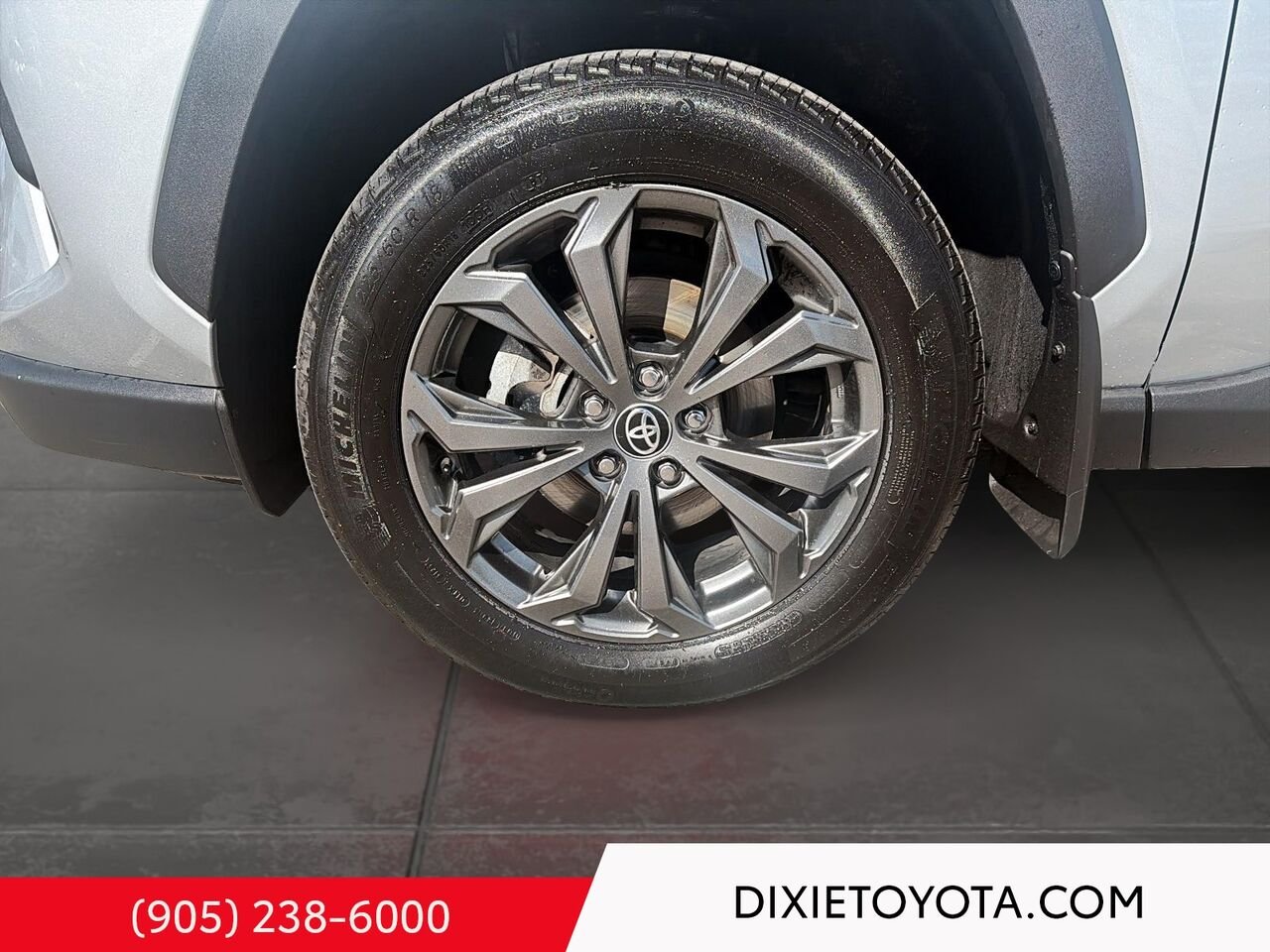 2023 Toyota RAV4 Hybrid Limited AWD / CLEAN CARFAX / HEATED AND VENTILATED SEATS / MOONROOF / ALLOY WHEELS / CARPLAY AND ANDROID AUTO Silver Mississauga - photo #6