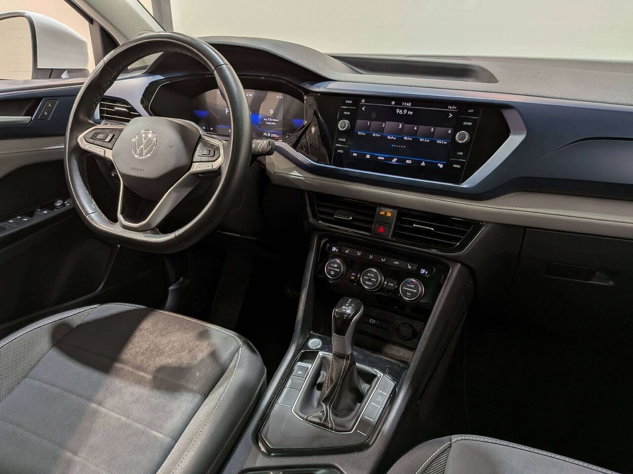 Volkswagen Taos Comfortline FWD 2024 Blanc Val-David - photo #17