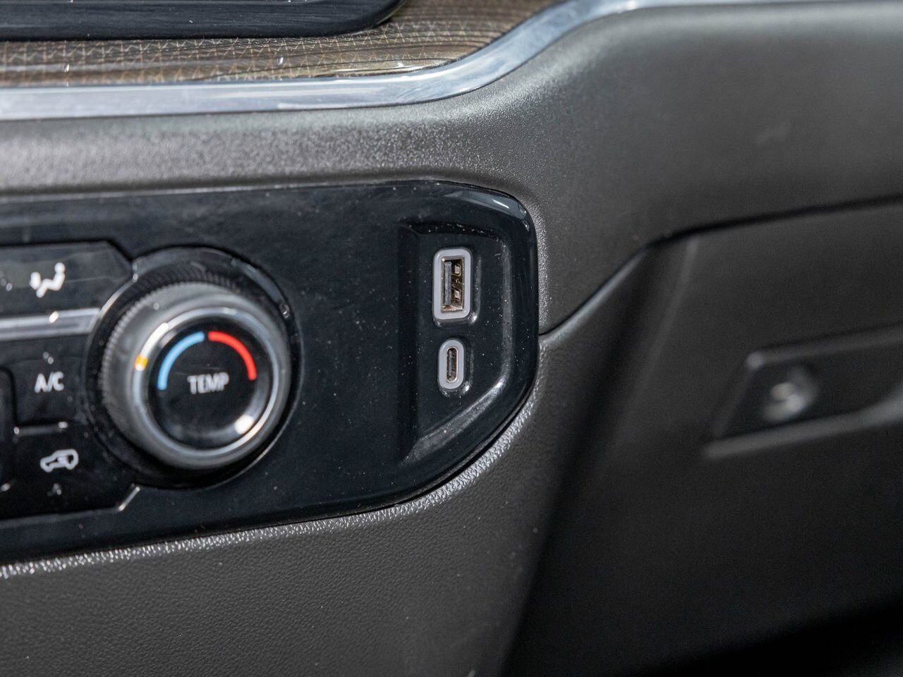 Chevrolet Silverado 2500HD LT CREW 4X4 V8 *NAV* BEDLINER CARPLAY *PNBV 9900* 2024 Gris Saint-Jérôme - photo #21