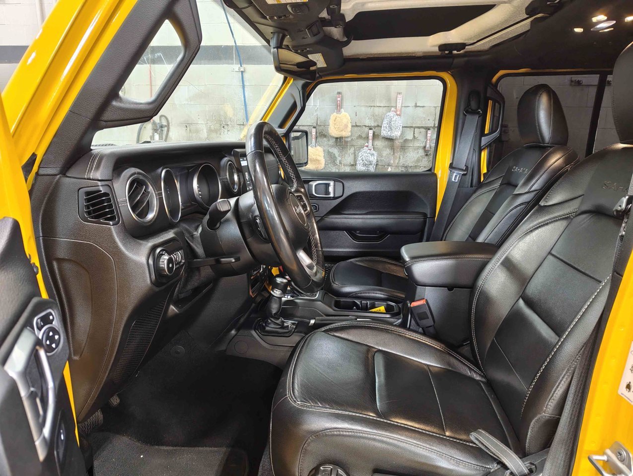 2019 Jeep Wrangler Unlimited Sahara 4x4 Yellow Sherwood Park - photo #6
