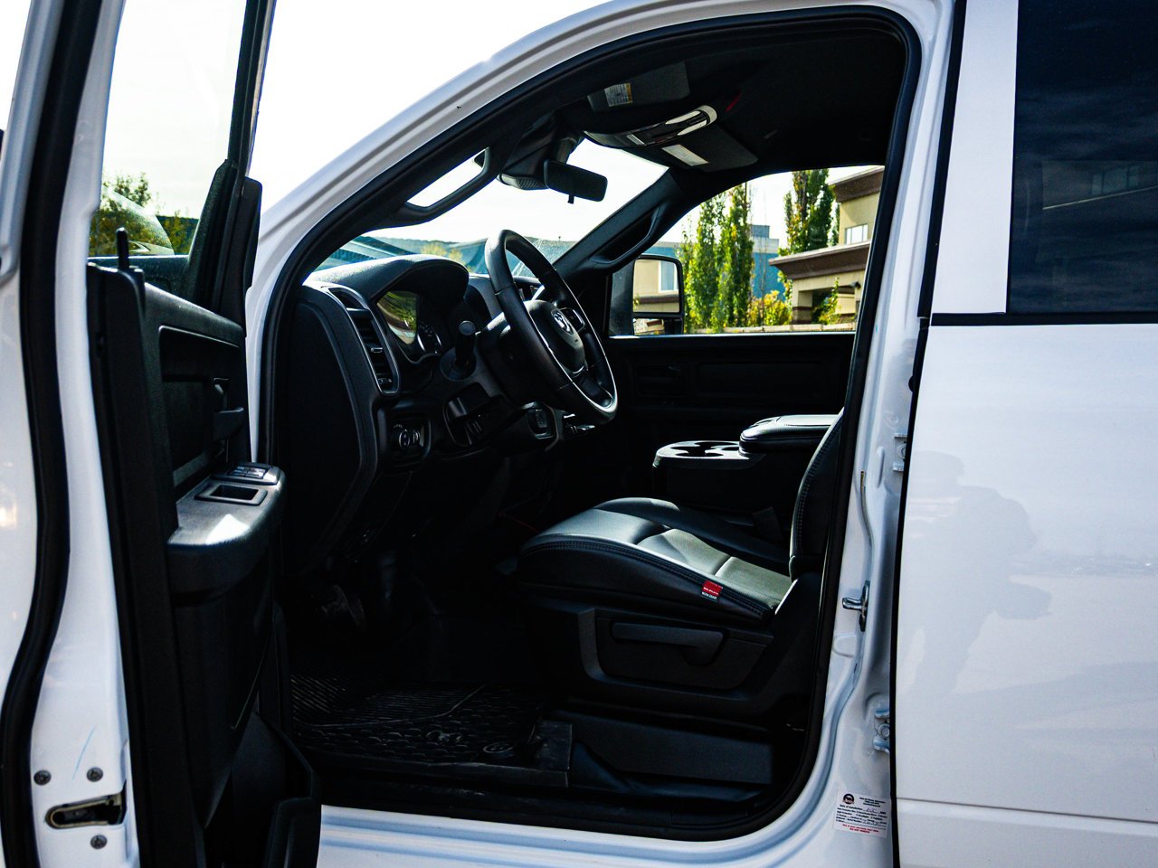 2025 Ram 2500 Tradesman 4x4 Crew Cab 8' Box White Sherwood Park - photo #17