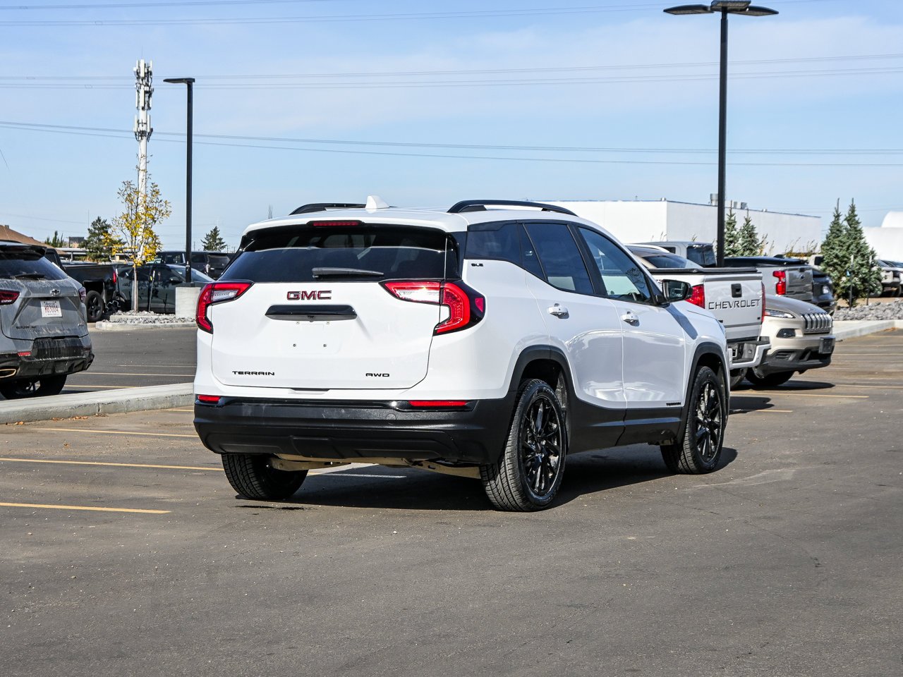 2024 GMC Terrain AWD 4dr SLE White Sherwood Park - photo #12