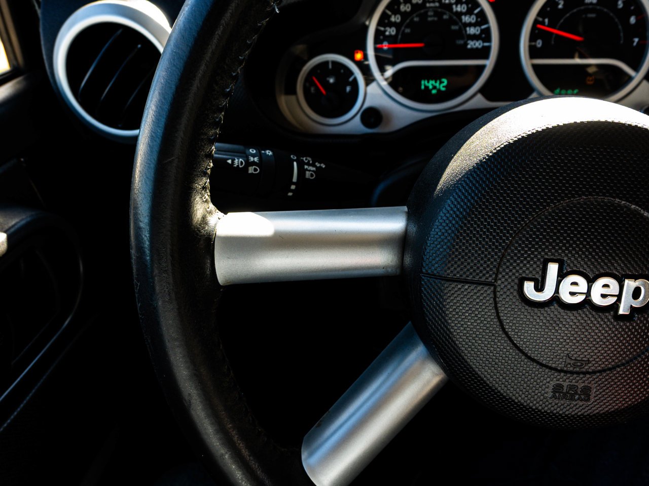 2009 Jeep Wrangler 4WD 2dr Sahara Black Sherwood Park - photo #18