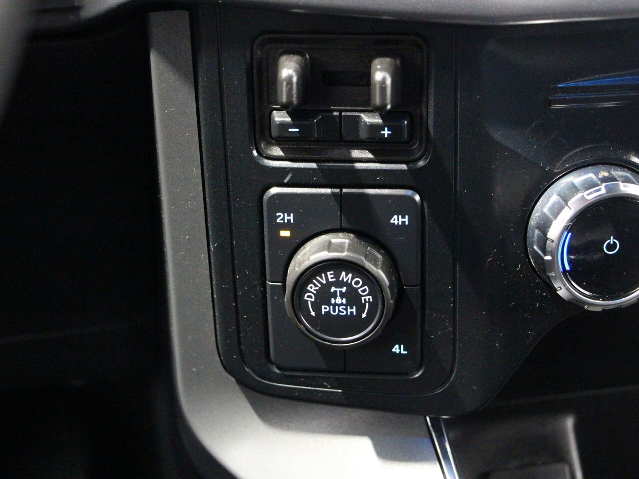 2025 Ford F-150 SUPERCREW XLT F150 SUPERCREW XLT White Châteauguay - photo #17