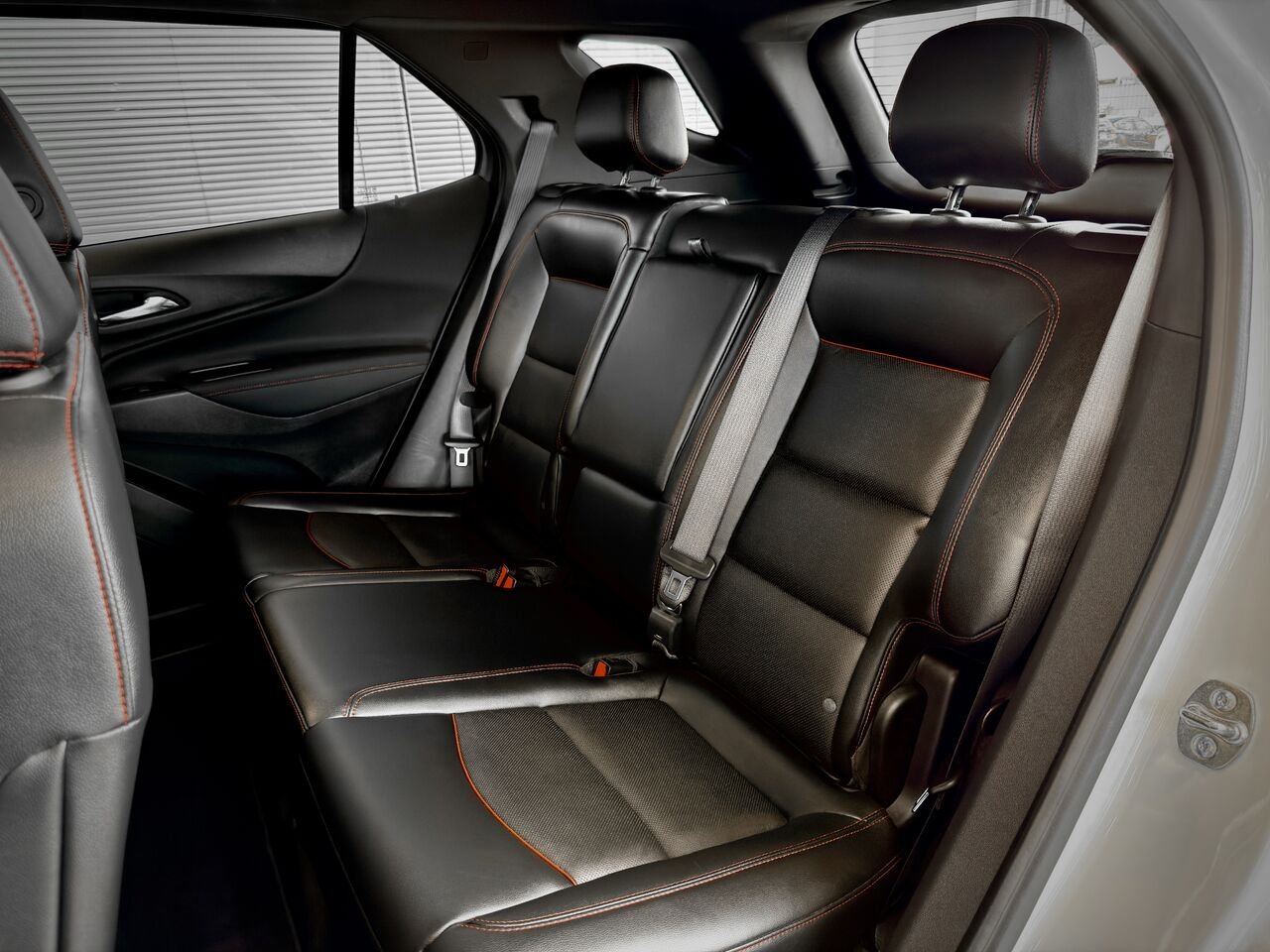 2024 Chevrolet Equinox White Notre-Dame-des-Prairies - photo #19