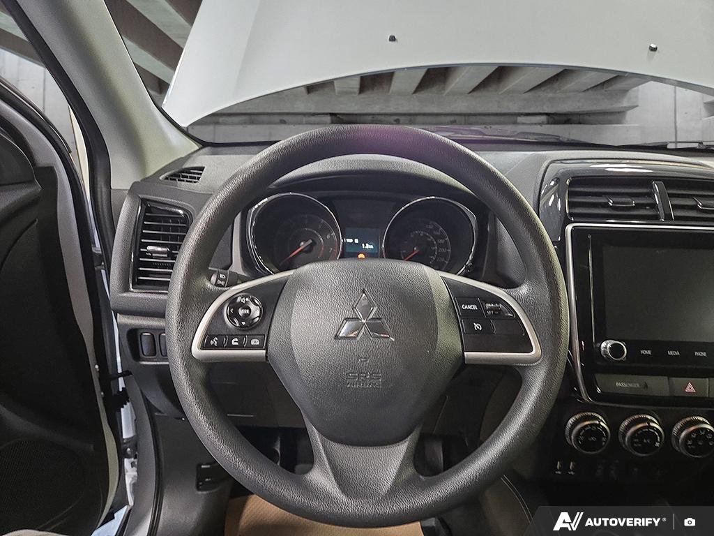 2025 Mitsubishi RVR 2602191A | ES White Edmonton - photo #13