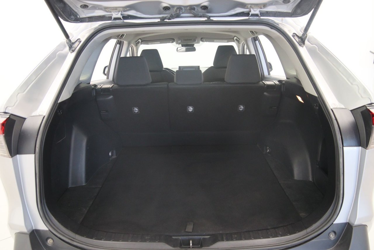 2020 Toyota RAV4 LE Grey Baie-Comeau - photo #16