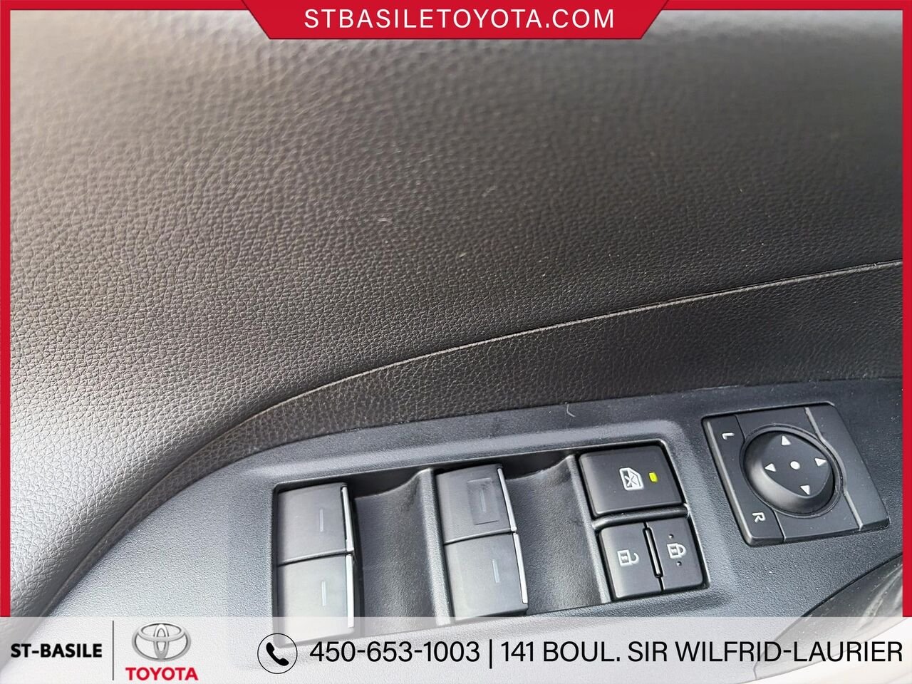 TOYOTA RAV4 2024 Noir minuit métallisé Saint-Basile-le-Grand - photo #12