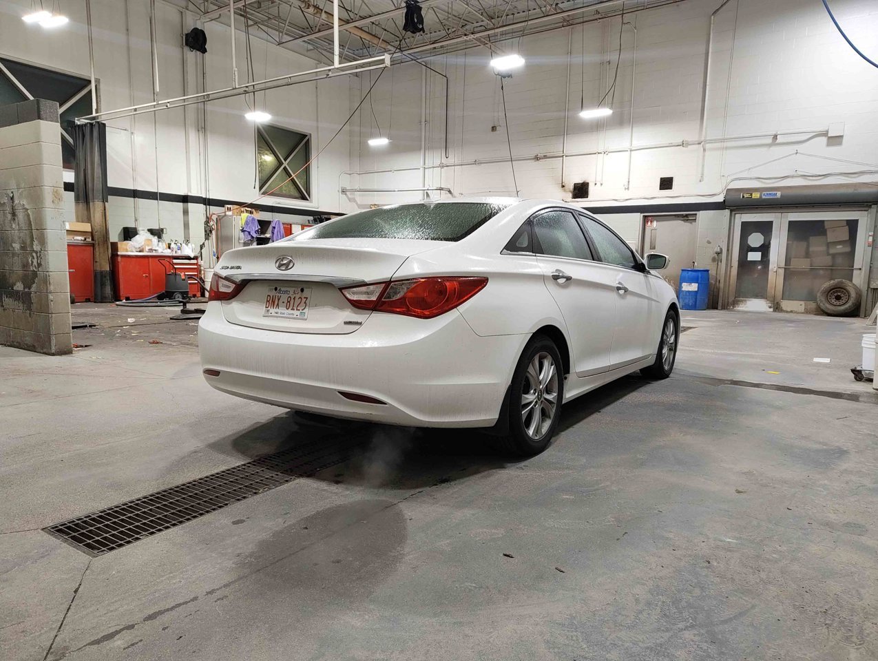 2011 Hyundai Sonata 4dr Sdn 2.4L Auto Limited Glacier White Pearl Sherwood Park - photo #5