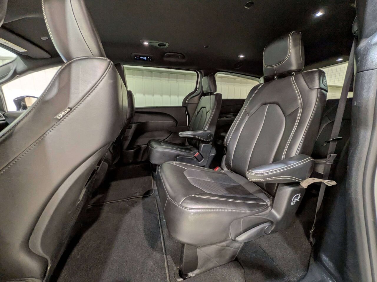 2025 Chrysler Pacifica Select FWD White Val-David - photo #12