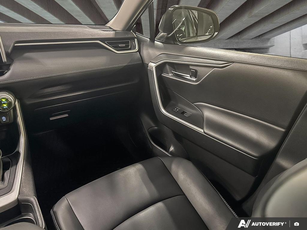 2021 Toyota RAV4 2602370A | XLE Silver Edmonton - photo #24