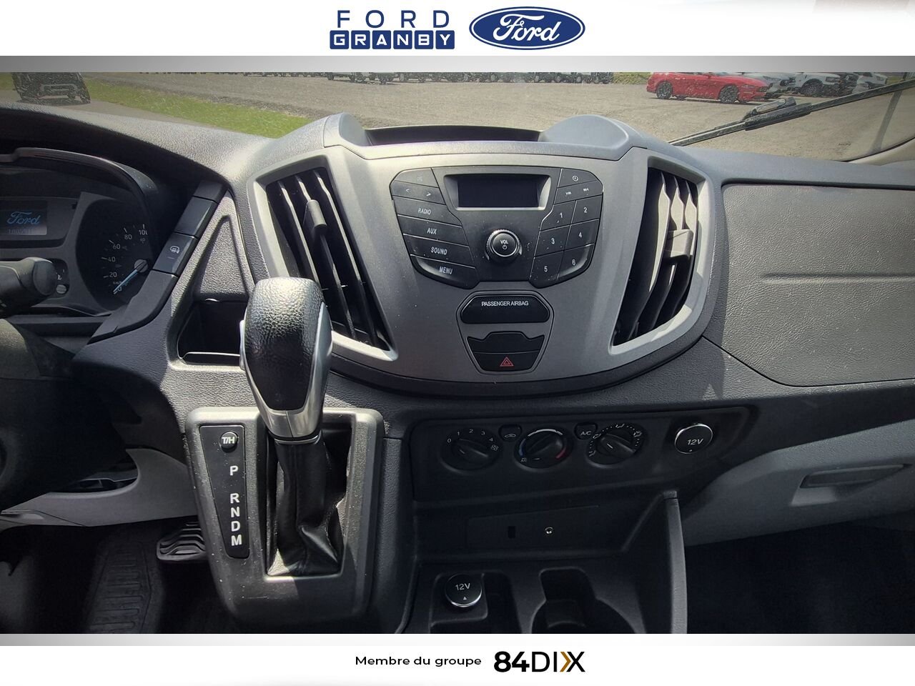 2015 Ford Transit fourgon utilitaire White Granby - photo #20