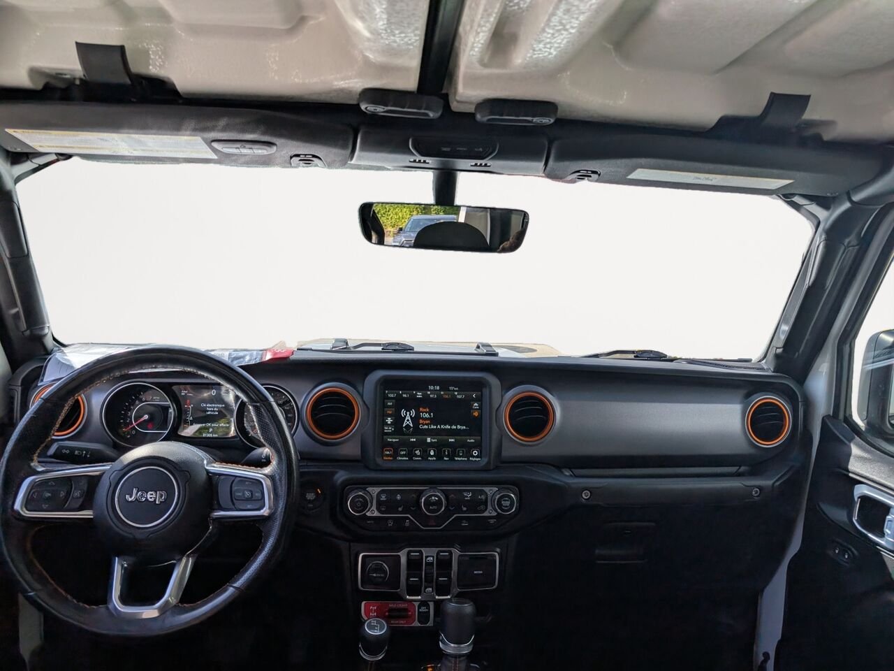 Jeep Gladiator MOJAVE 4X4 / SIÈGES CHAUFFANTS/VOLANT CHAUFFANT/MARCHEPIEDS/AC BIZONE/CAMÉRA DE RECUL/BLUETOOTH 2021 Blanc Sherbrooke - photo #16