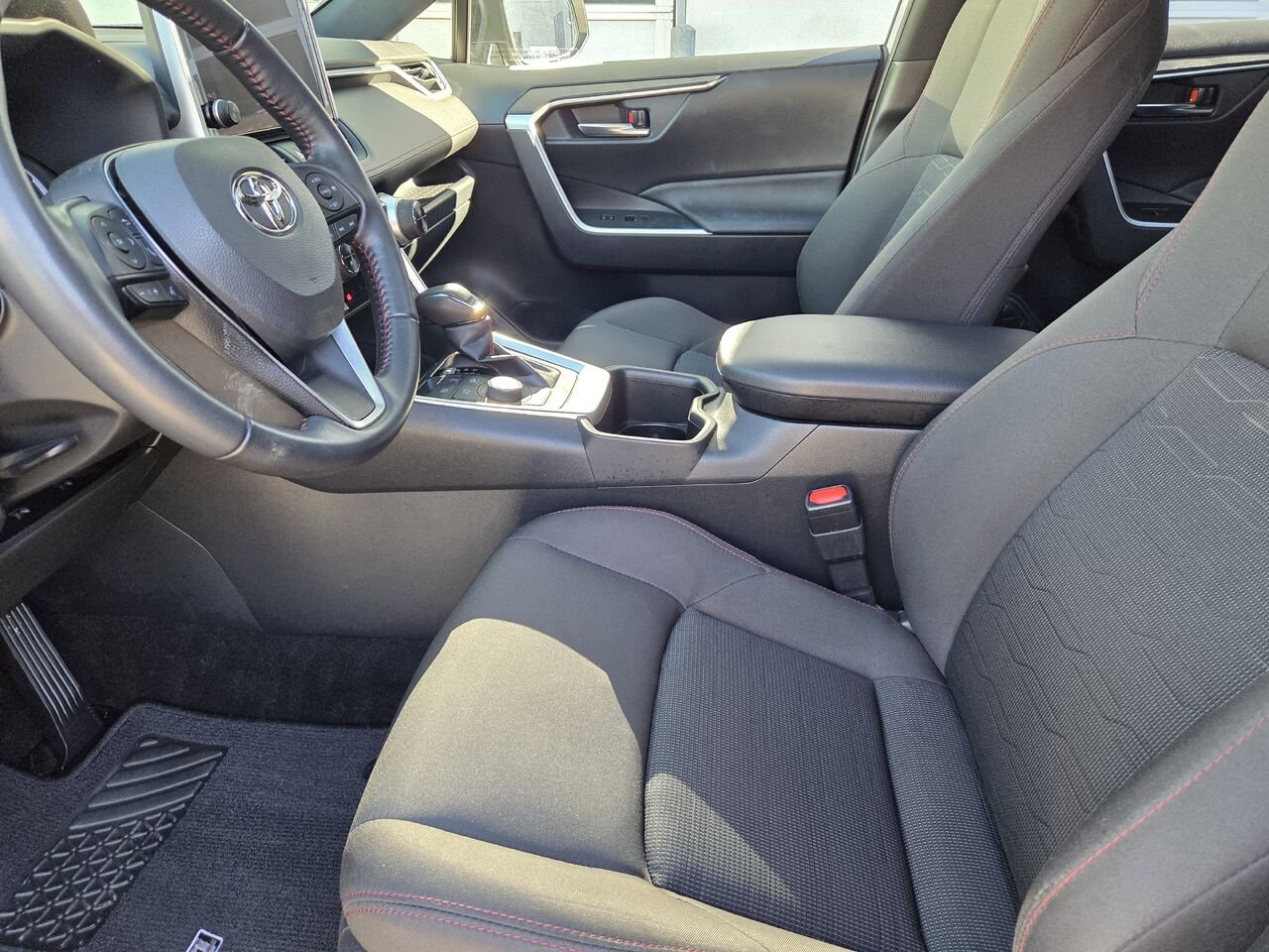 2024 Toyota RAV4 PRIME SE White Mont-Laurier - photo #11