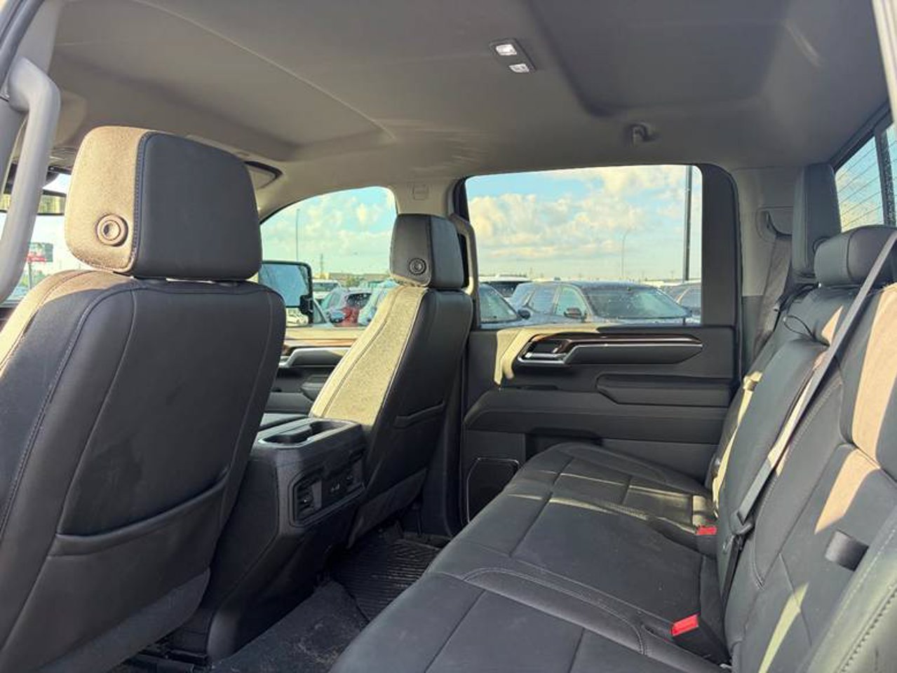 2024 Chevrolet Silverado 2500HD 4WD Crew Cab 159 LT White Sherwood Park - photo #5