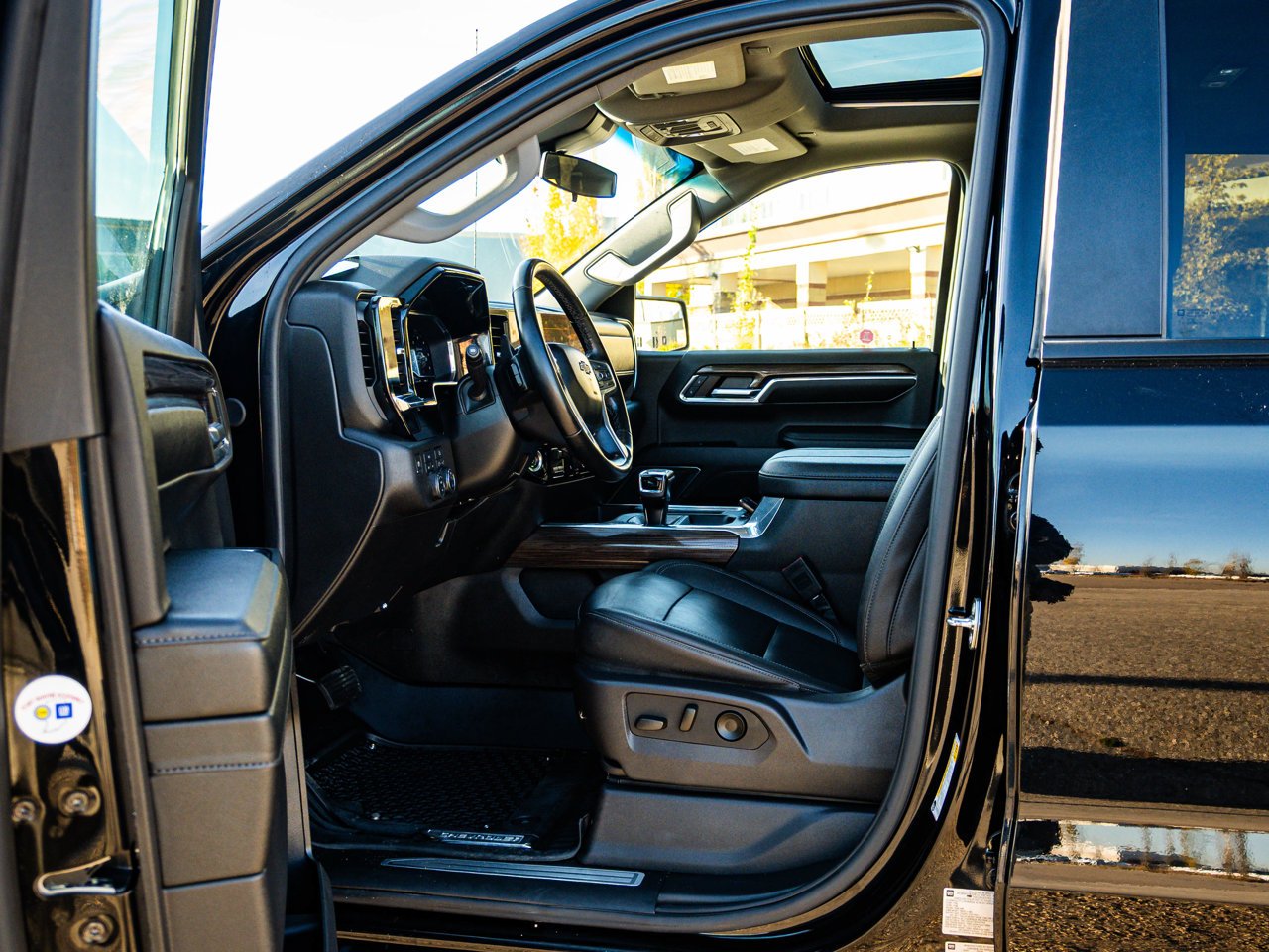 2024 Chevrolet Silverado 1500 4WD Crew Cab 147 RST Black Sherwood Park - photo #18