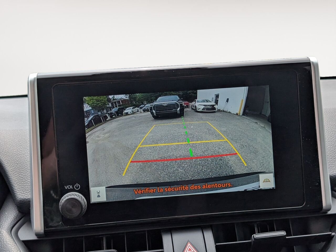 Toyota RAV4 LE/SIÈGES CHAUFFANTS/CAMÉRA DE RECUL/BLUETOOTH/AC/ 2025 Ciel argent métallisé Sherbrooke - photo #10