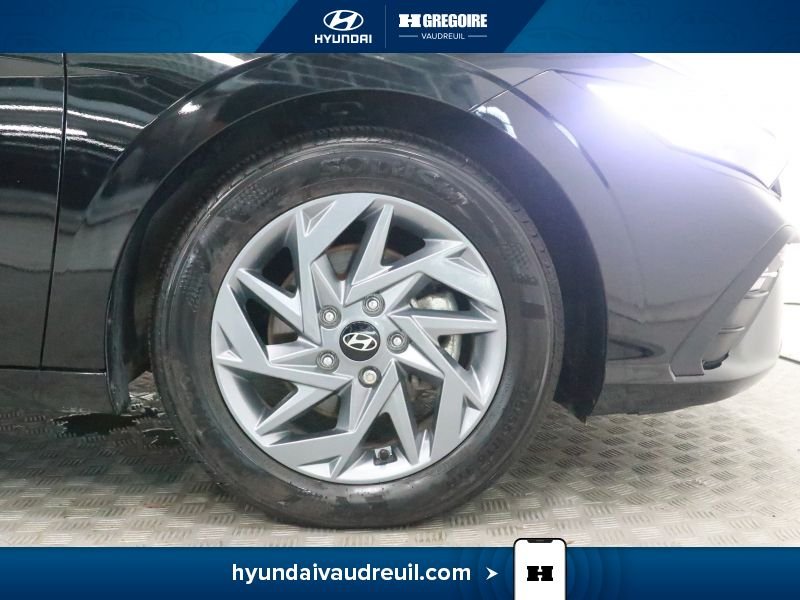 2025 Hyundai Elantra Black Laval - photo #32
