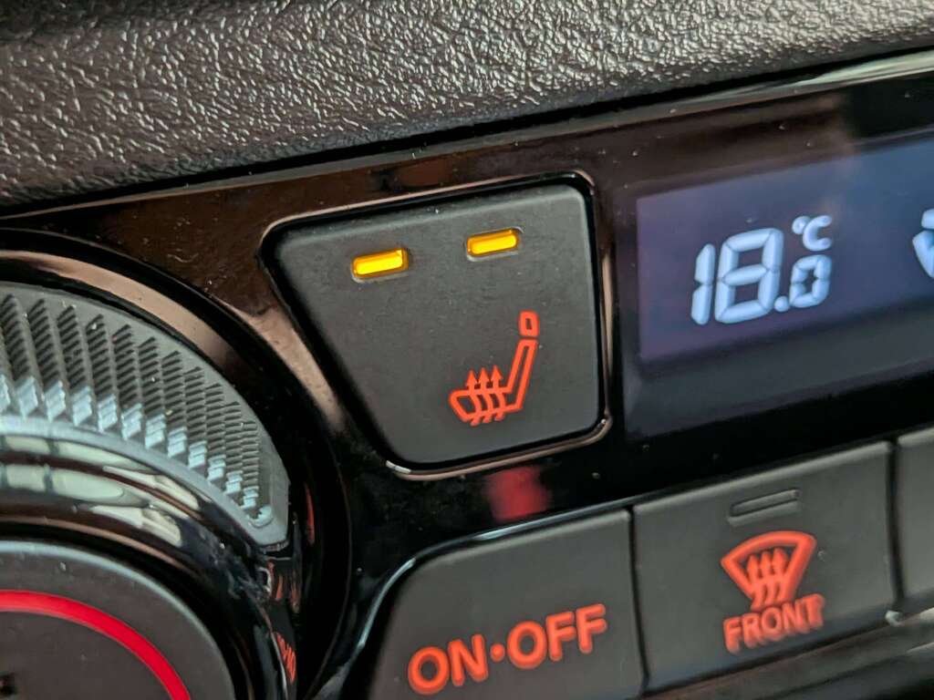 2024 Nissan Kicks SV FWD Black Val-David - photo #2