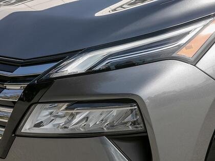 2025 Nissan Rogue 2-Tone Champagne Silver Metallic Blainville - photo #9