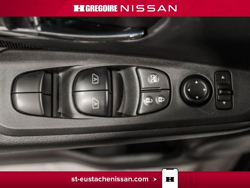 2023 Nissan Kicks White Laval - photo #24