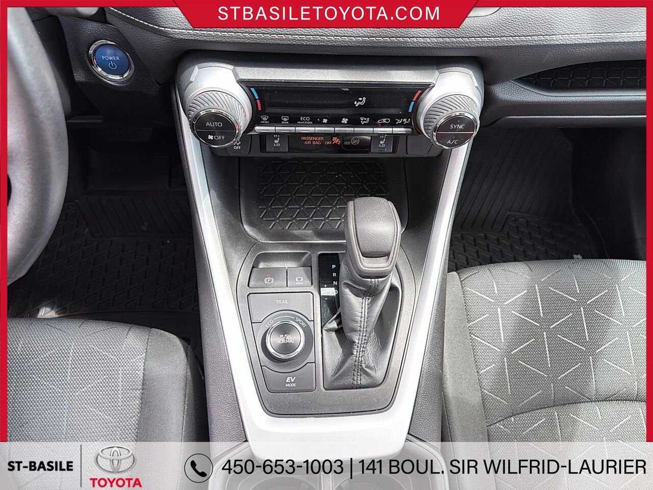 TOYOTA RAV4 Hybride 2022 Noir minuit métallisé Saint-Basile-le-Grand - photo #16