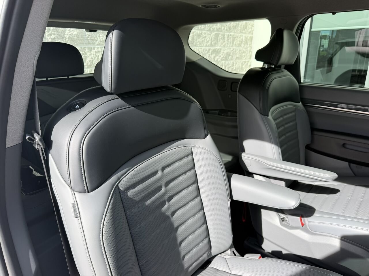 2025 Kia EV9 Land AWD White Laval - photo #8