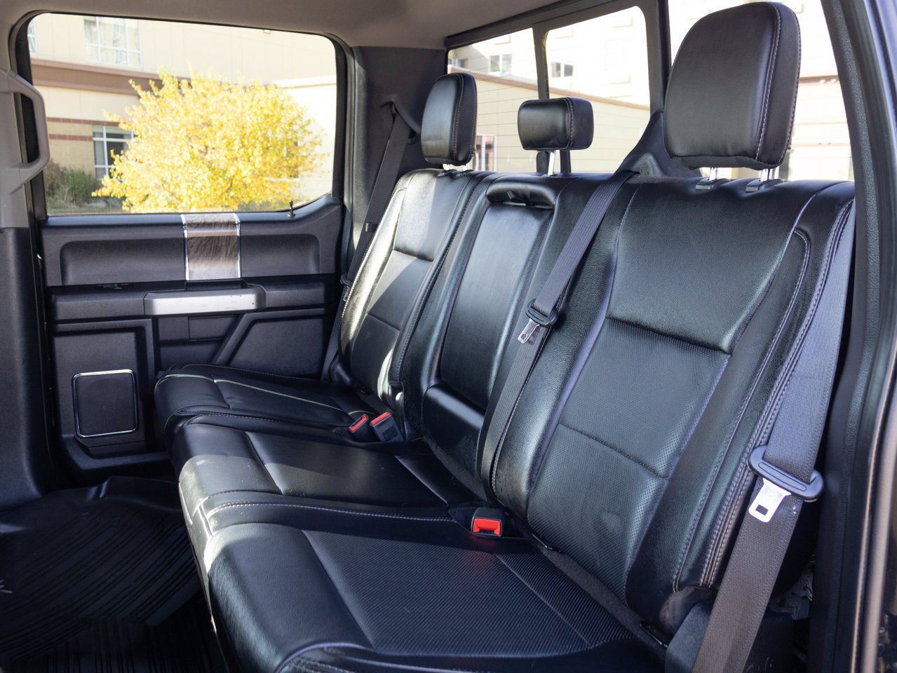2019 Ford Super Duty F-350 SRW LARIAT 4WD Crew Cab 6.75' Box Black Sherwood Park - photo #25