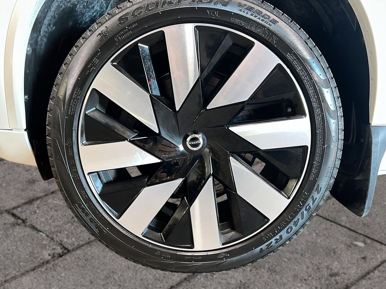 2024 Volvo XC90 Recharge PLUS BRIGHT THEME White Québec - photo #6