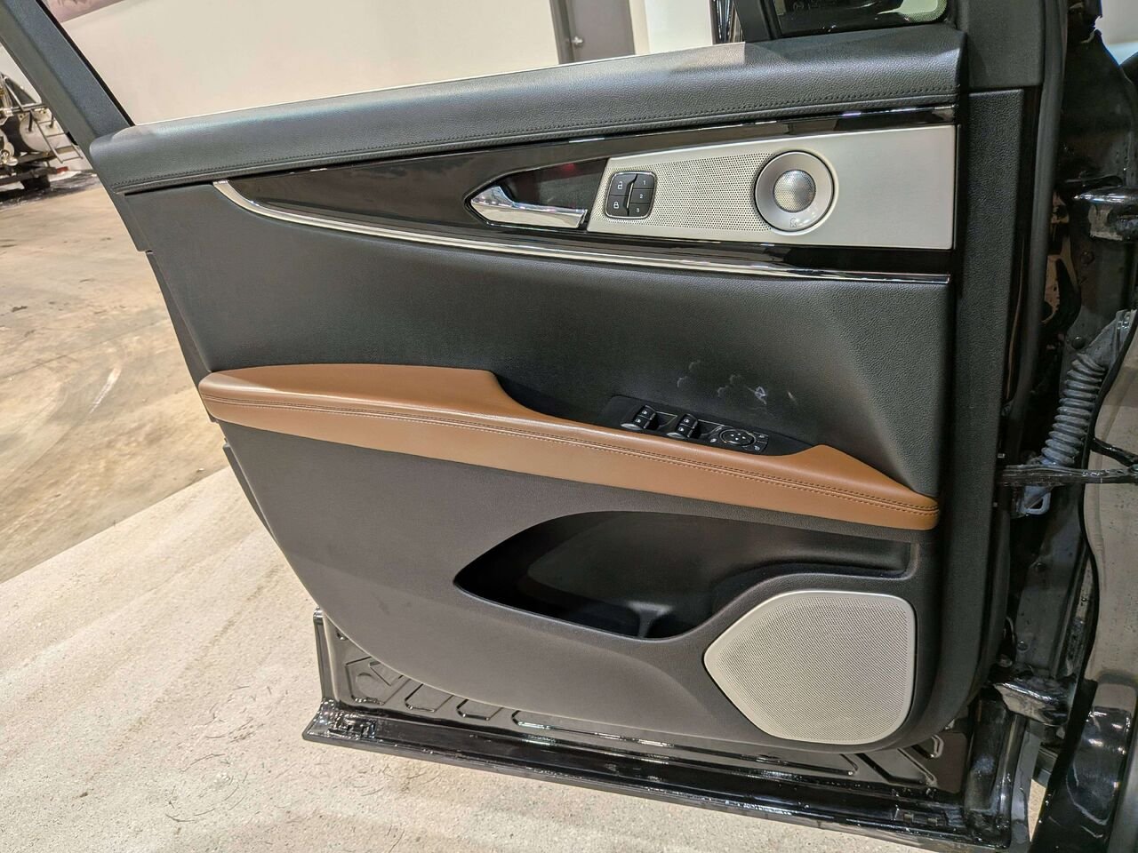 2022 Lincoln Nautilus Reserve AWD Black Val-David - photo #33
