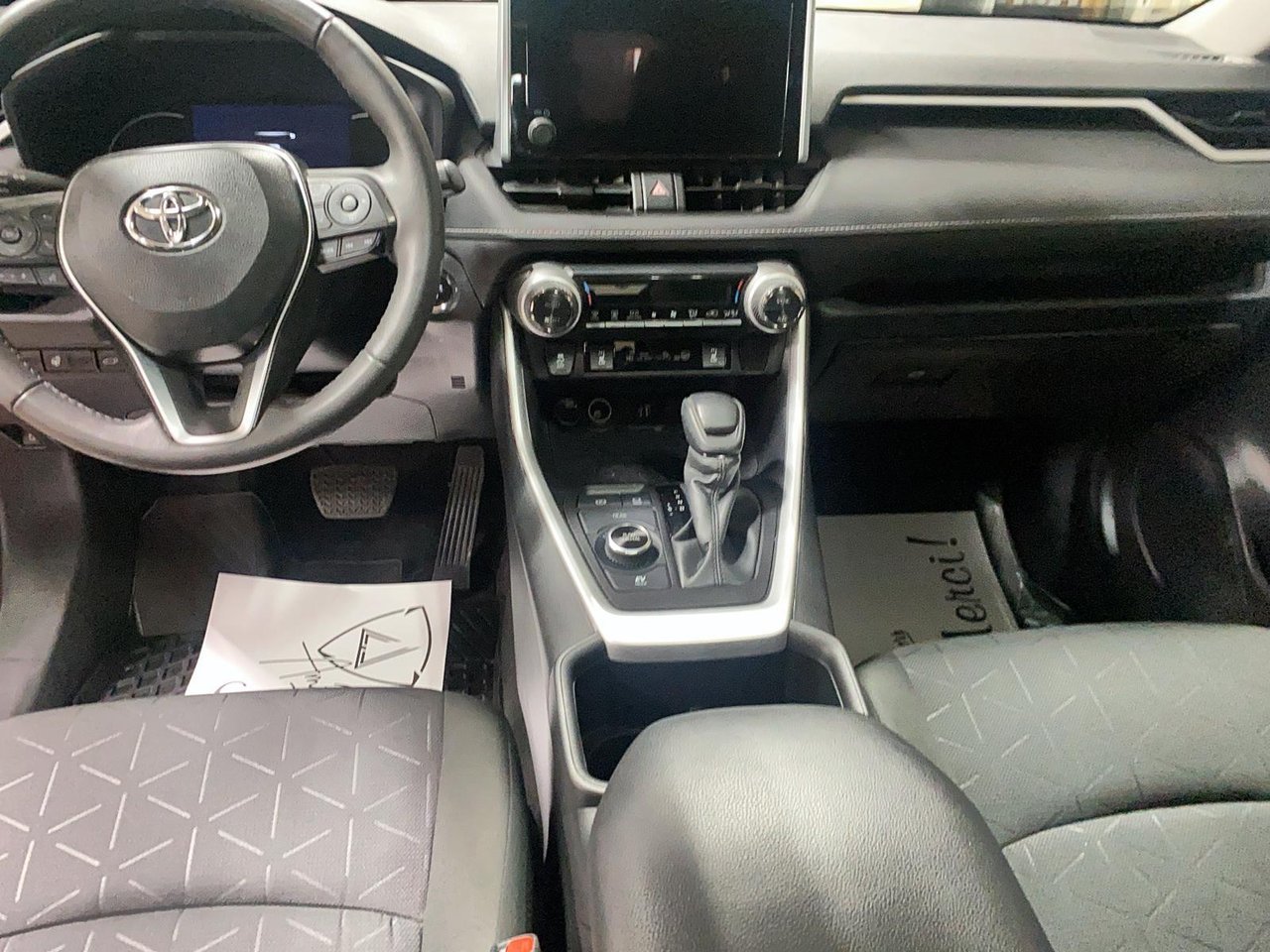 2023 Toyota RAV4 Hybrid XLE Ruby Flare Pearl Baie-Comeau - photo #7