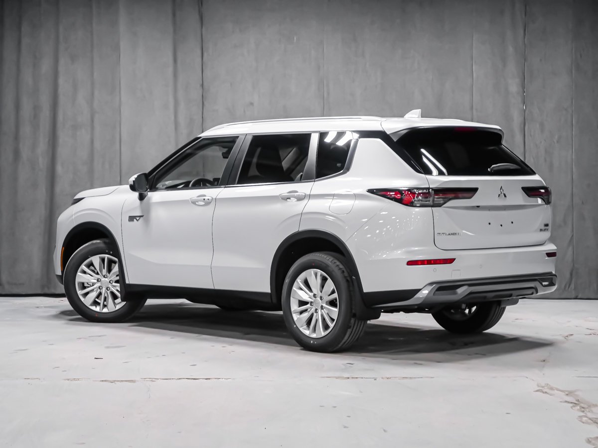 Mitsubishi Outlander PHEV SE 2026 Fini taillé diamant Blanc de qualité supérieure Montréal - photo #2