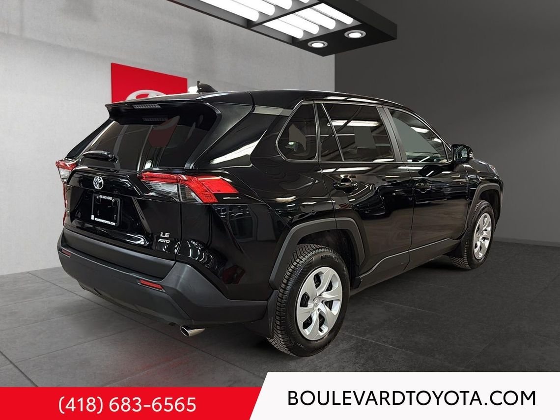 Toyota RAV4 531713-108 | LE 2024 Noir Québec - photo #8