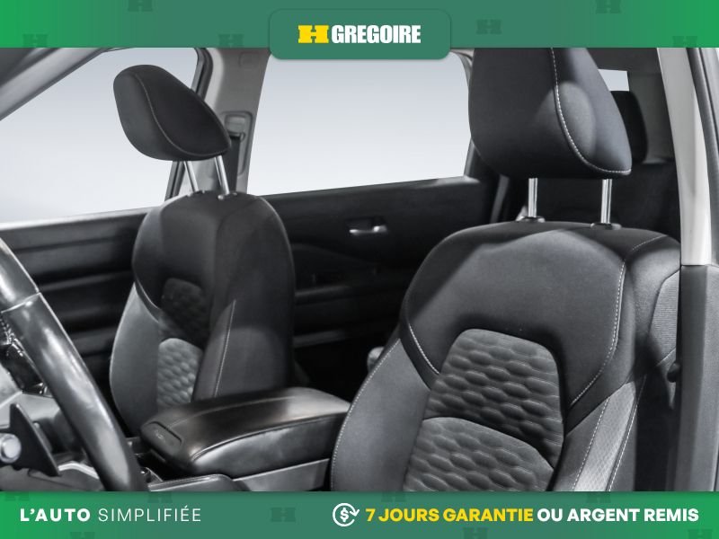 2022 Nissan Pathfinder White Saint-Eustache - photo #13