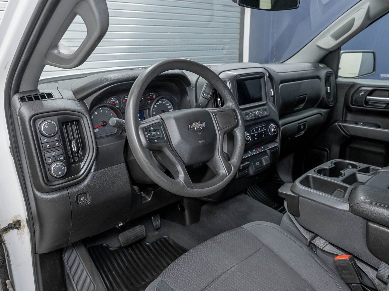 Chevrolet Silverado 1500 CUSTOM TRAIL BOSS CREW V8 4X4 *GR. REMORQ* CARPLAY 2019 Blanc Saint-Jérôme - photo #1