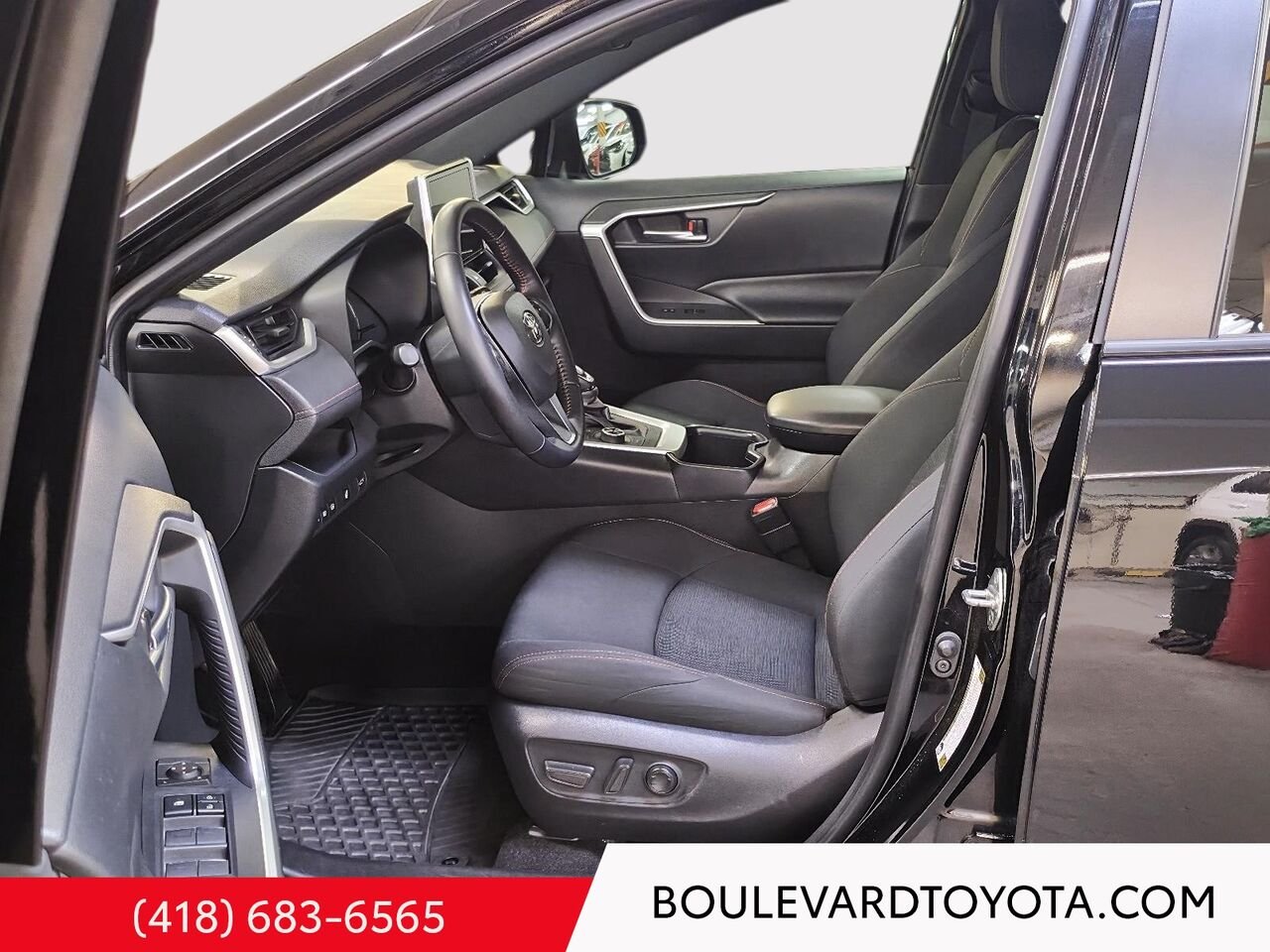 Toyota RAV4 hybride rechargeable 100527A-60 | HYBRIDE SE, AWD 2025 Noir Québec - photo #8