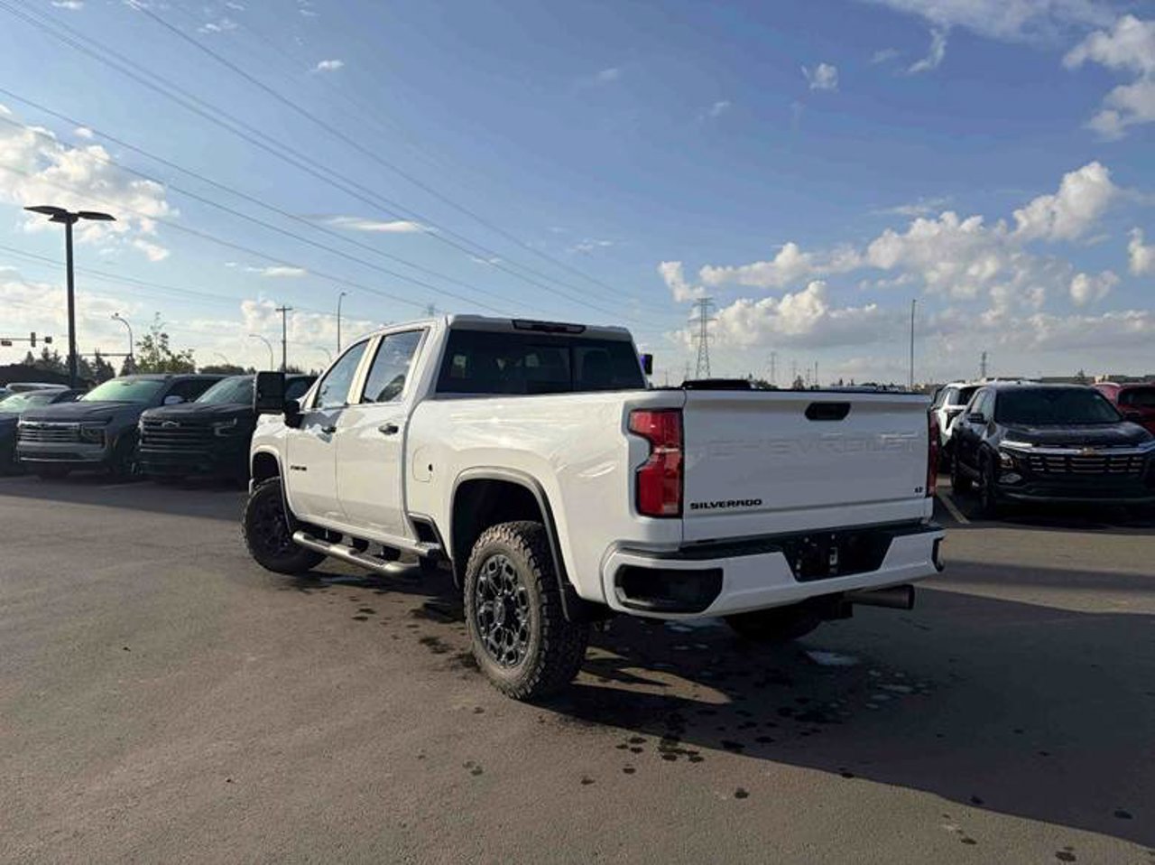 2024 Chevrolet Silverado 2500HD 4WD Crew Cab 159 LT White Sherwood Park - photo #3