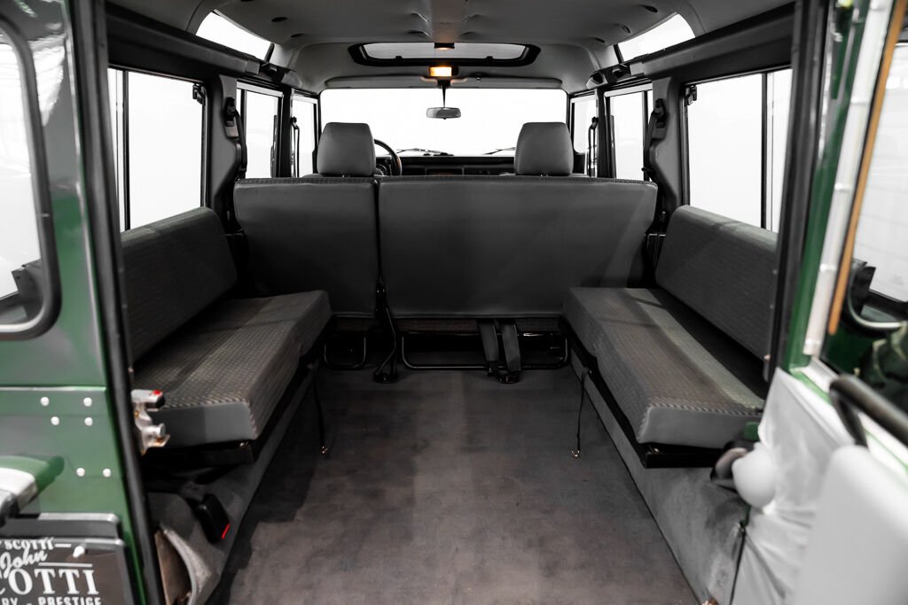 1997 Land Rover Defender Green Montreal - photo #17