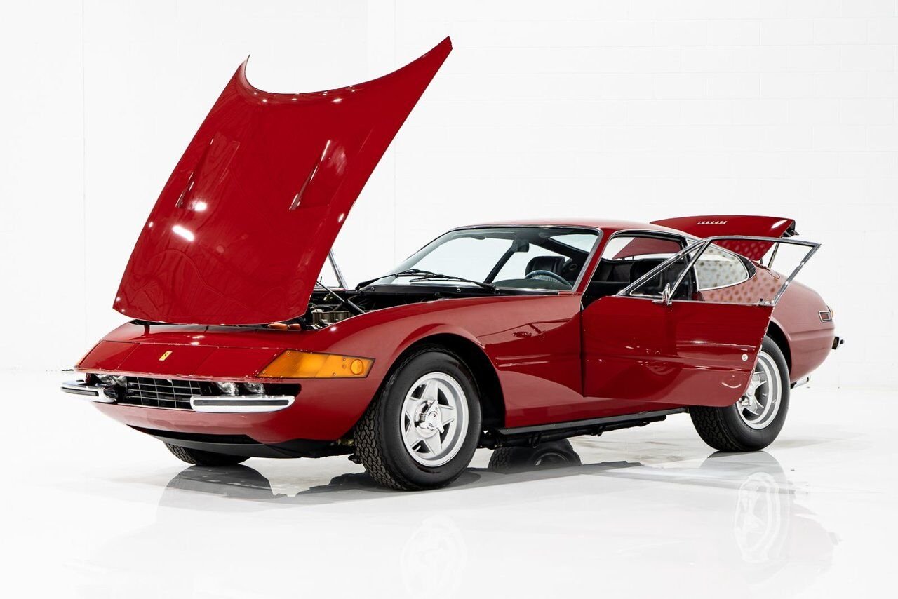 Ferrari 365 GTB4 Daytona 18,301 miles With Orig Books/Tools/ Carbs / Filter Box 1973 Rouge Montréal - photo #33